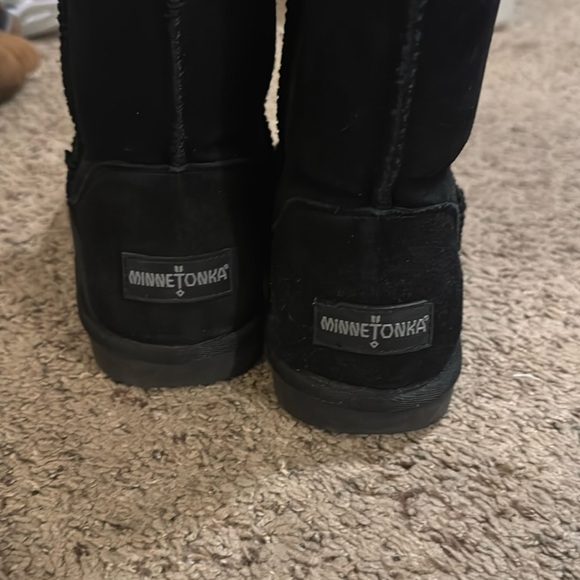 Minnetonka Suede Black Women’s Tall Boots - Picture 2 of 3